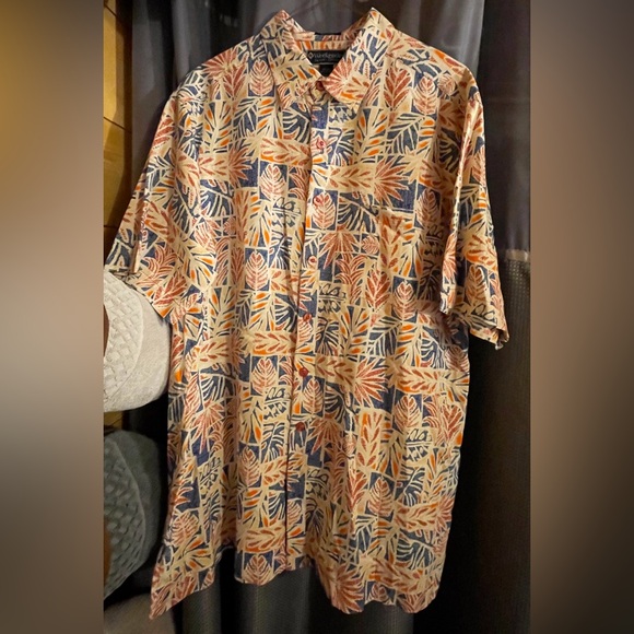 Finest SILK Luau Edition Hawaiian Shirt By Weekender, Size XL - Picture 3 of 8